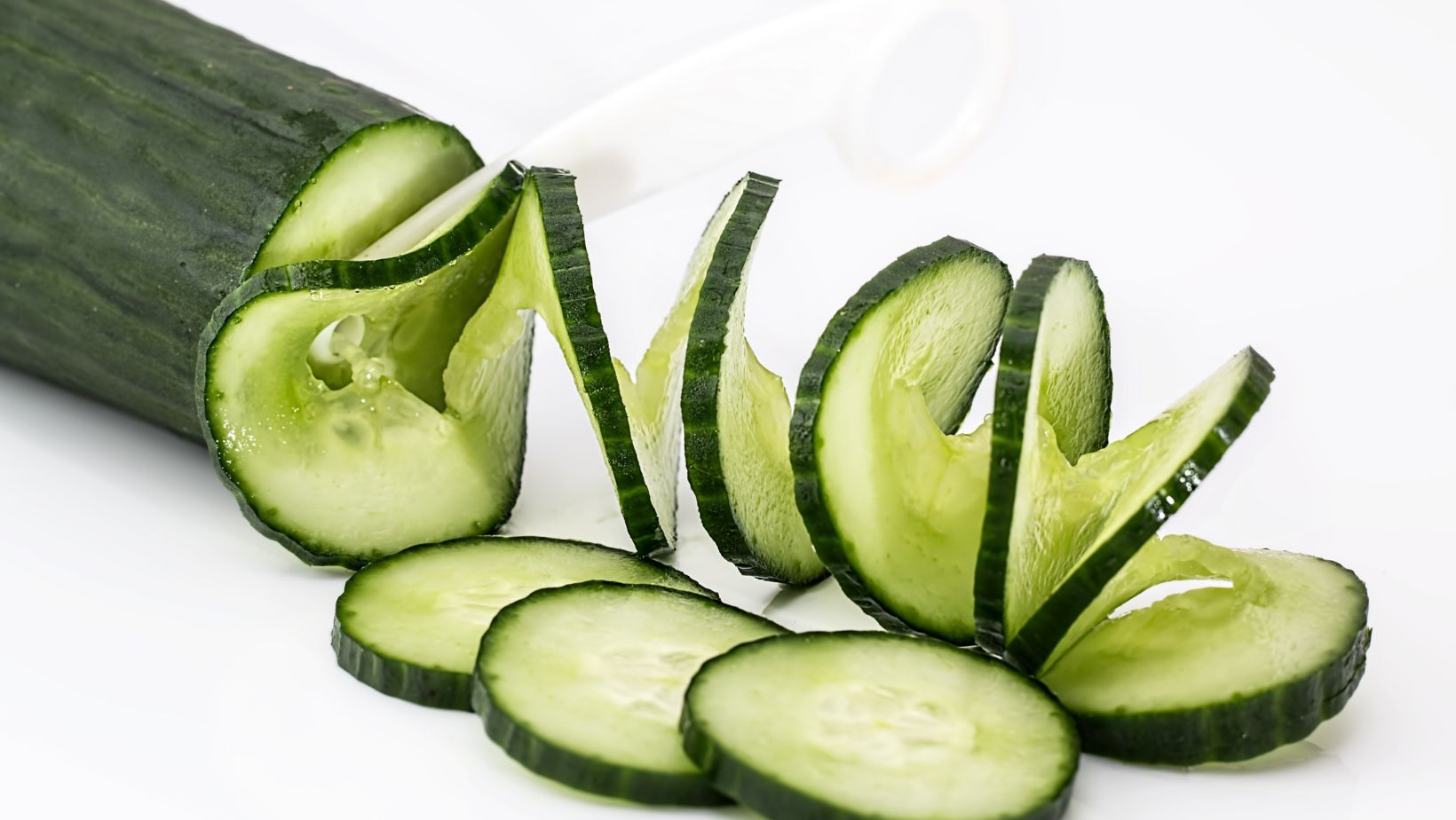 Is it okay to eat 4 cucumbers a day?